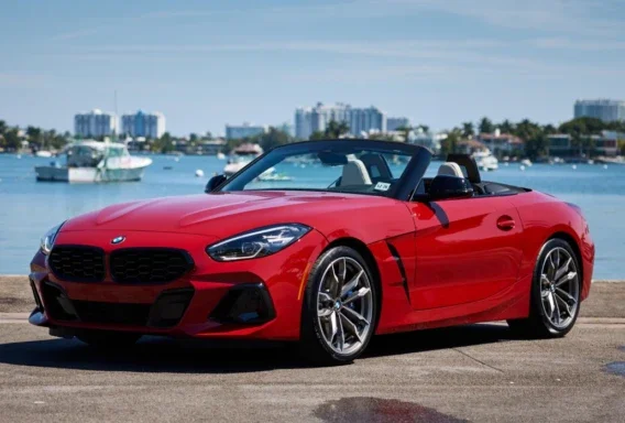 BMW Z4 sDrive30i (Automată, 3.0 L, 2 locuri)