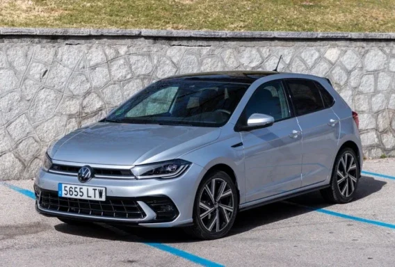 Volkswagen Polo (Automată, 1.2 L, 5 locuri)
