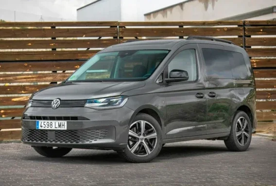 Volkswagen Caddy Maxi (Automată, 2.0 L, 7 locuri)